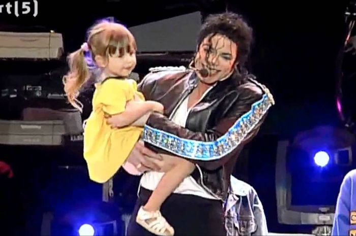 Lirik Lagu Heal The World Dan Artinya Milik Michael Jackson Sonora Id