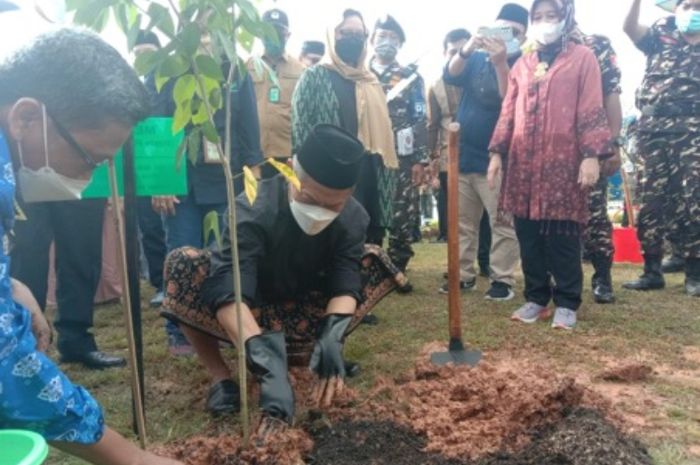 Nu Tanam Pohon Di Palembang Alissa Wahid Kurangi Emisi Karbon