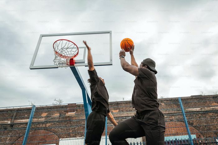 Teknik Passing Dalam Permainan Bola Basket Yang Wajib Dikuasai