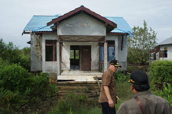 Pj Bupati Kayong Utara Tinjau Fasilitas Kesehatan Di Dusun Pancur