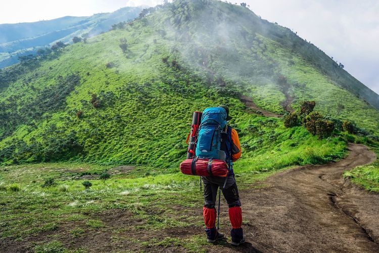 Catat Inilah Barang Yang Harus Dibawa Saat Camping Di Gunung Bangka