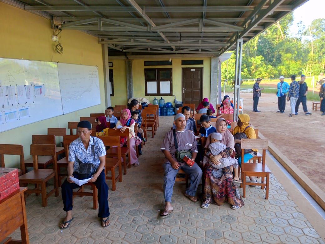 Yayasan At Tauhid Gelar Khitan Massal Dan Pembagian Sembako Ke