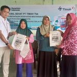 PT TIMAH Tbk Hadirkan Pelayanan Kesehatan Gratis dan Berikan Makanan Tambahan Bagi Masyarakat di Karimun