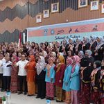 Bupati Sujiwo Buka Wisuda Akademi Paradigta 2025, Dorong Pemberdayaan Perempuan Desa