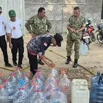 Bantu Warga yang Kekeringan Air, Pasukan Anti Karhutla Salurkan 15 Ton Air Bersih