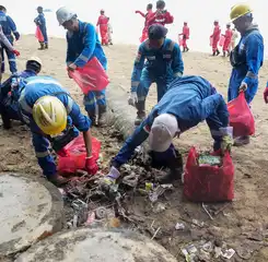 Gotong Royong KPB dan Pemerintah Angkat 14,3 Ton Sampah dari Pantai Tanjung Jumlai Pasca Lebaran