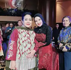 dr. Ayu Widya Asal Banjarmasin Raih Penghargaan bersama Tokoh Perempuan Nasional