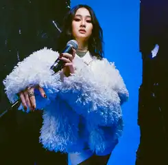 Lirik Lagu Tak Pantas Terluka (Lagi) - Keisya Levronka