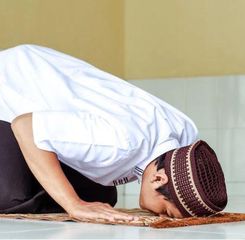 Bacaan Sujud Tilawah, Lengkap dengan Arti dan Cara Pelaksanaannya