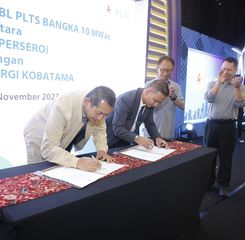 PLN Tandatangani Perjanjian Jual Beli Listrik PLTS Bangka 10 MWac Pengembangan Energi Baru Terbarukan