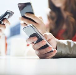 Hati-hati Bahaya Penggunaan Ponsel Terlalu Sering, Baik Itu Untuk Kesehatan Fisik dan Mental