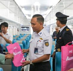 KAI Daop 1 Jakarta Peringati Hari Kartini 2025: Apresiasi Peran Perempuan melalui Upgrade Kelas Khusus