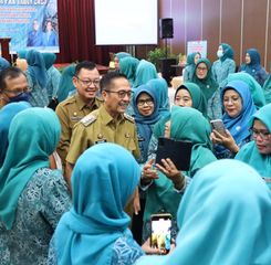 Wali Kota Palembang Buka Sosialisasi 'Aku Hatinya PKK' 2025: Dorong Pemanfaatan Lahan Produktif