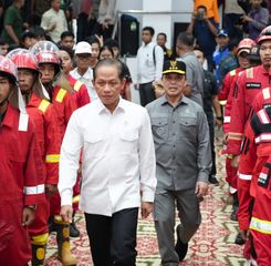Menteri LH Pimpin Apel Siaga Karhutla di Kalbar: Butuh Teknologi Permanen dan Penegakan Hukum Tegas