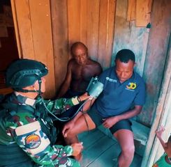 Lebih dari Sekadar Menjaga Keamanan, Satgas Yon Parako 466 Pasgat Hadirkan Pelayanan Kesehatan di Pelosok Papua