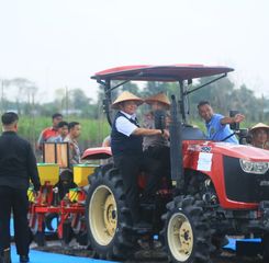 Tanam Jagung Serentak di Ogan Ilir, Herman Deru dan Kapolri Perkuat Ketahanan Pangan Nasional