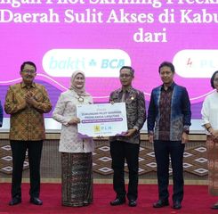 PLN Salurkan Alat Deteksi Dini Risiko Kehamilan untuk Layanan Masyarakat di Garut Demi Dukung Penurunan Angka Kematian Ibu