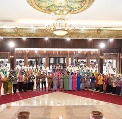 Gubernur Norsan Soroti Promosi dan Kemasan Produk UMKM di Rakerda Dekranasda Kalbar 2026