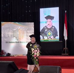 Ratusan Wisudawan UIN Malang Diluluskan, Rektor Hadiahkan Beasiswa S2 di Momen Wisuda  