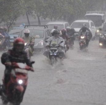 3 Penyebab Gampang Sakit di Musim Hujan, Dokter: Jangan Salahkan Hujan!