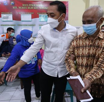 Vaksin Booster, Pemkot Surabaya Gelar Vaksinasi Lansia di Balai RW