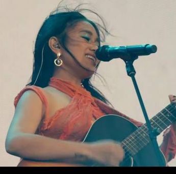 Bangga! NIKI Nyanyikan Lagu 'SEMPURNA' di Coachella 2022: 'Untuk Keluarga dan Negaraku'