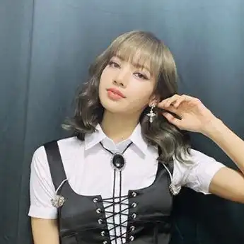 Lisa Blackpink Donasikan Rp 46 Juta untuk Kampung Halamannya