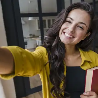 13 Ide Caption untuk Foto Selfie di Instagram, Anti Mainstream!