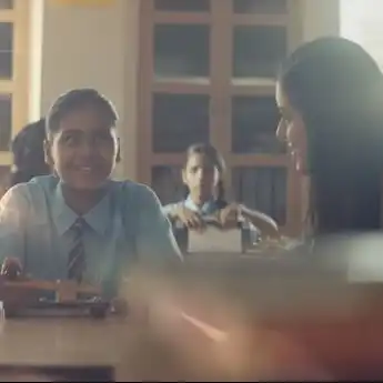 Samsung Rilis Iklan Menyentuh Untuk Aplikasi yang Membantu Tunanetra-Rungu Berkomunikasi