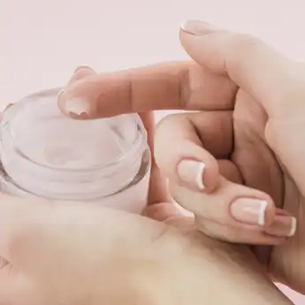 Membantu Pembasahan dengan Krim Vagina, Apakah Ada Efek Sampingnya?
