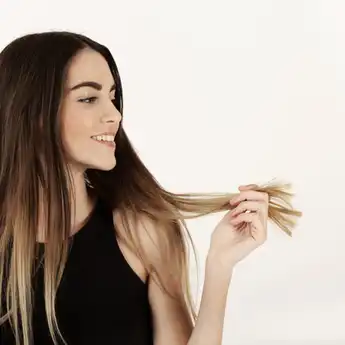 Perhatikan 8 Cara Ini Dapat Mengurangi Rambut Bercabang Kamu Lho!