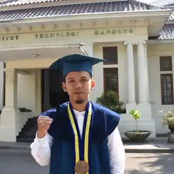 Segudang Prestasi Rezza, Anak Sopir yang Lulus ITB dengan IPK 3,98