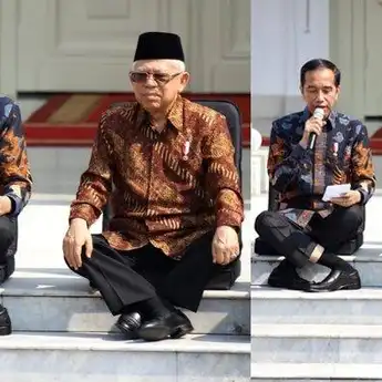 Viral Challenge Duduk Silang Kaki ala Jokowi, Tertarik Ikutan?