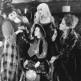 Disney Dilaporkan Akan Memproduksi Sekuel Film 'Hocus Pocus'