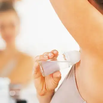 Deodoran Bisa Menyebabkan Kanker Payudara, Mitos atau Fakta?
