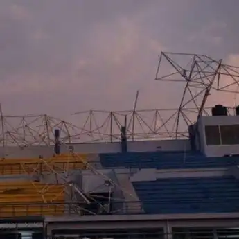 Cuplikan Ambruknya Atap Stadion Bandung, 'Marching Band' Terjebak