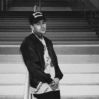 Duduki Tangga Lagu Global, Ini Chord dan Lirik Lagu ‘ROXANNE’ Milik Arizona Zervas