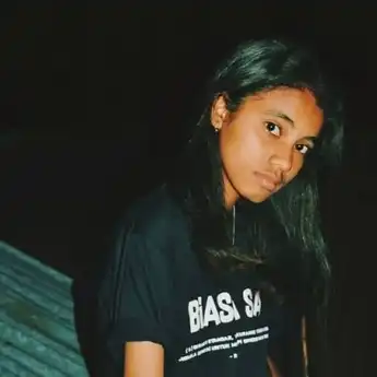 Arti Lirik Lagu Aku Tetap Cinta Walau Tak Bersuara (Karna Ku Sayang)