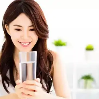 Hati-hati, Minum Air Putih Secara Berlebih Bisa Sebabkan Keracunan