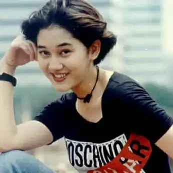 Lirik Lagu Panggung Sandiwara yang dipopulerkan Nike Ardila, Mengapa..