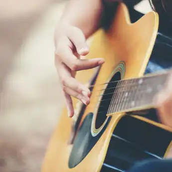 Lirik Lagu dan Chord Gitar ‘Happy Ending’ - Abdul & The Coffee Theory