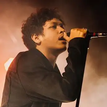 Sebut Nama Mantan, Ini Chord dan Lirik Lagu ‘Rumah Ke Rumah’ Milik Hindia