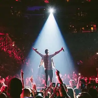 Lirik Lagu dan Chord Gitar 'Sunday Morning' - Maroon 5, Sunday Morning Rain Is Falling