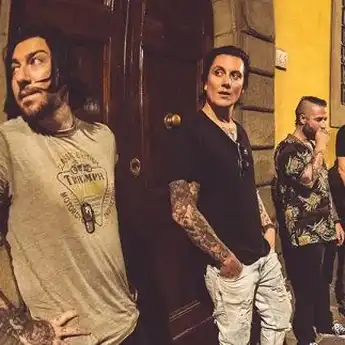 Lirik Lagu 'Dear God' By Avenged Sevenfold. Lengkap Dengan Video Klip