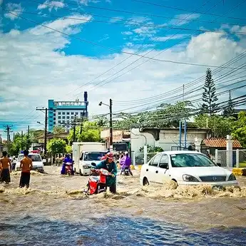 Jangan Langsung Distater, Ini Pertolongan Pertama Yang Tepat Untuk Mobil Matik Yang Terendam Banjir