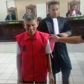 Miris, Kisah Kakek Divonis 2 Bulan Penjara Karena Punggut Getah Karet