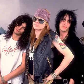 Lirik Lagu 'November Rain' - Guns N' Roses, Beserta Artinya yang Menyedihkan