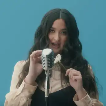 Lirik Lagu dan Chord Gitar 'Do You Love Me' Milik Stephanie Poetri