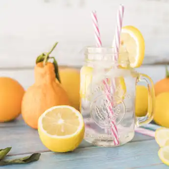 10 Resep Infused Water yang Bisa Anda Coba Buat Sendiri di Rumah