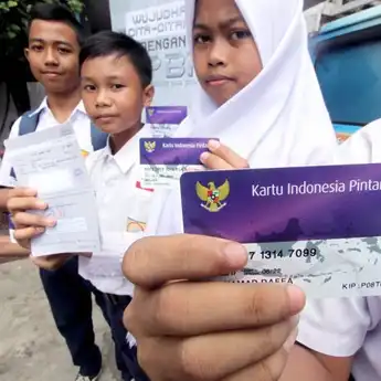 137 SMA/SMK di Kota Semarang Terima Beasiswa Program Indonesia Pintar